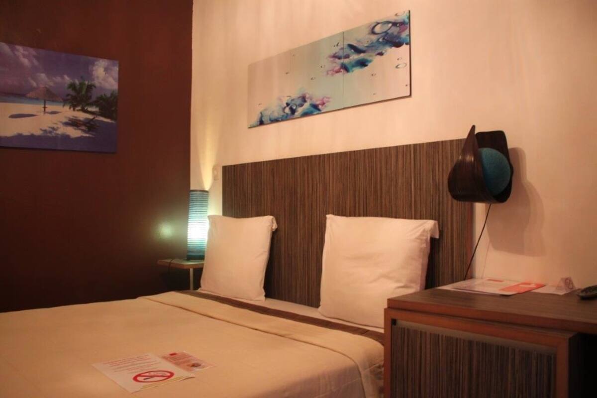 In-room safe, desk, blackout drapes, soundproofing
