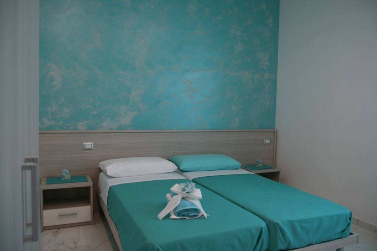 Camera con letto matrimoniale o 2 letti singoli, 3 letti singoli (Ortensia) | Lenzuola Frette, biancheria da letto di alta qualità