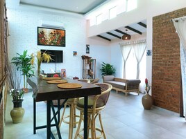 Vila lua de mel, 1 cama King, vista para a colina | Roupas de cama premium, edredons de pluma, camas Select Comfort