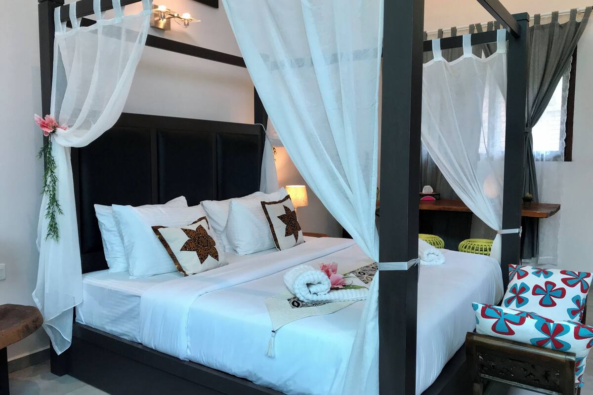 1 bedroom, premium bedding, down comforters, Select Comfort beds