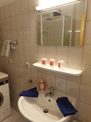 Dusche, Haartrockner, Seife