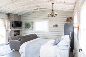 Casa de campo tradicional, varias camas, vista al océano | Ropa de cama de alta calidad, edredón y decoración personalizada 