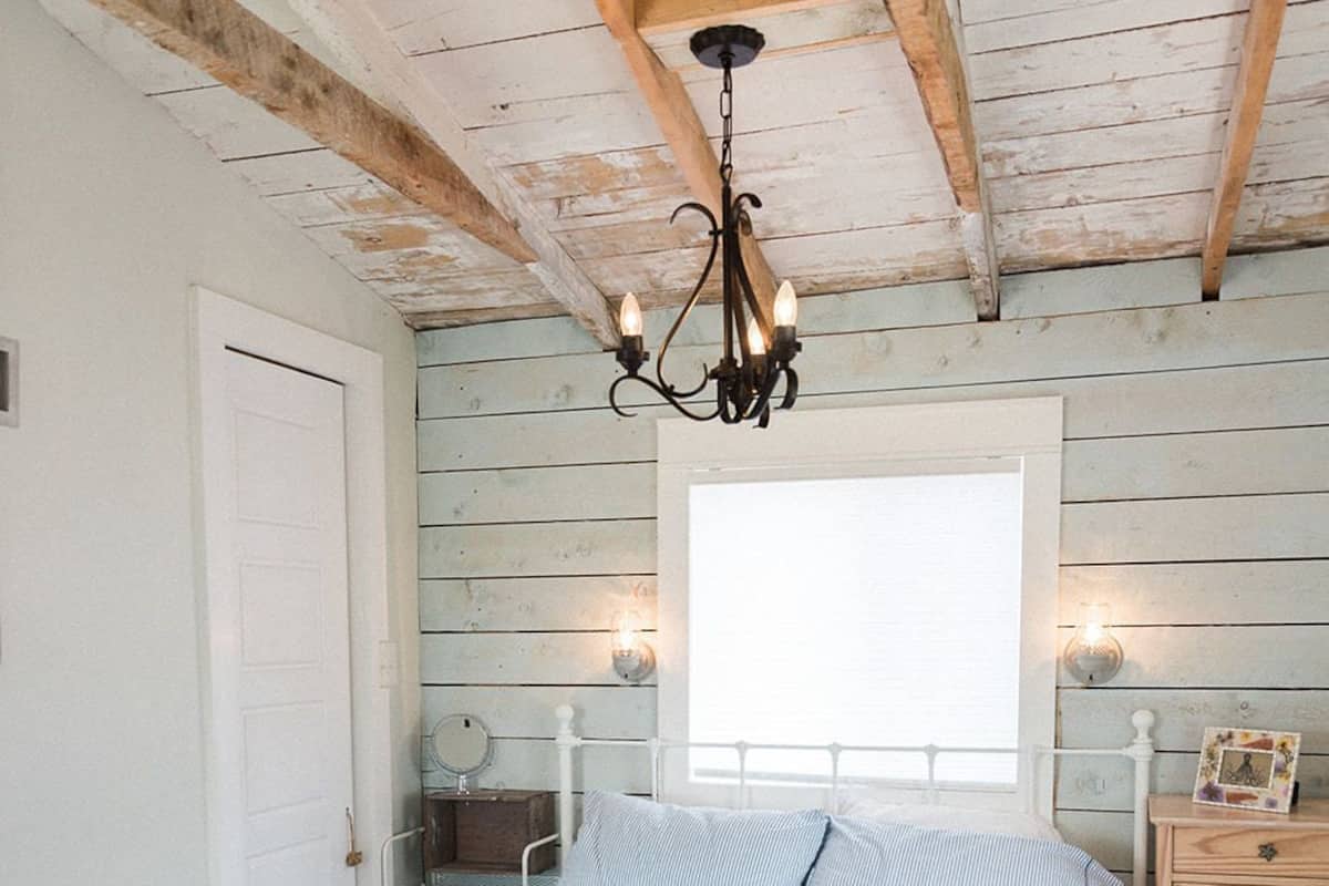 Starfish Cottage | Premium bedding, down comforters, laptop workspace