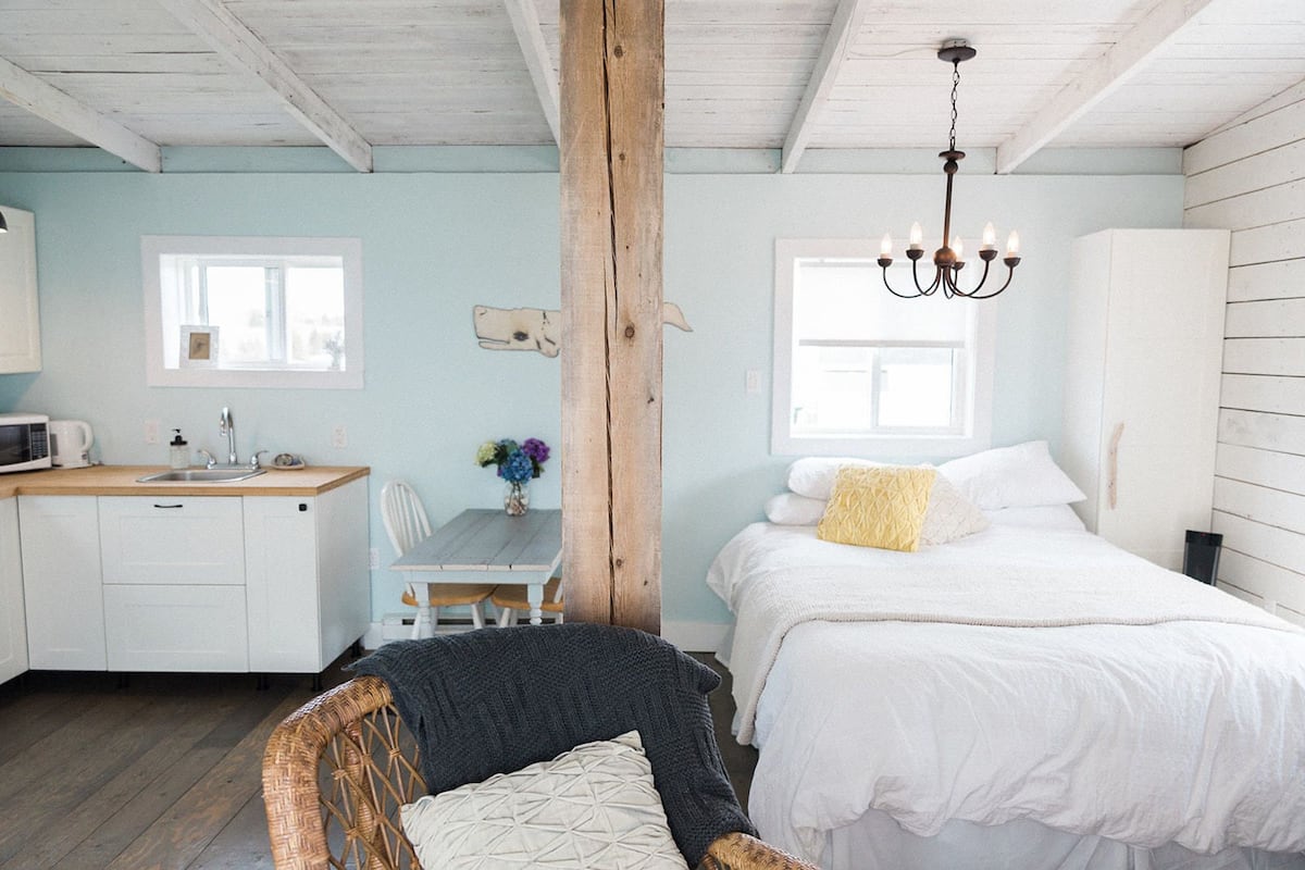 Crab Cottage | Premium bedding, down comforters, laptop workspace