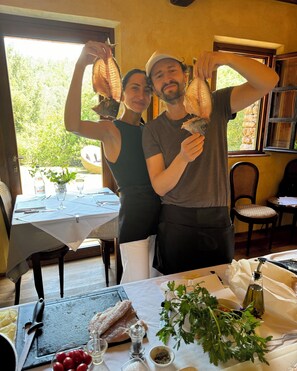 Ze serveren er lunch en diner 