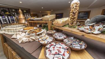 Esmorzar diari d'estil bufet (10 EUR per persona)