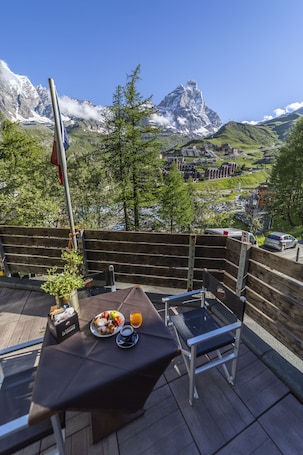 Terraza en la azotea. Hotel Petit Palais