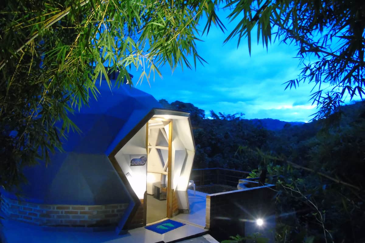 Romantic Studio Suite, 1 King Bed, Hot Tub, River View | Premium bedding, down duvets, individually decorated