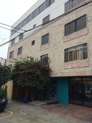 Fachada de la propiedad