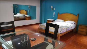 Habitación doble, 1 cama matrimonial | Wifi gratis y ropa de cama