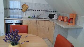 Familienapartment, Gartenblick | Eigene Küche | Kühlschrank, Mikrowelle, Ofen, Herdplatte