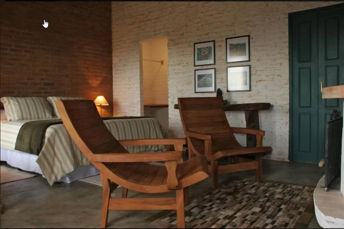Minibar, desk, free WiFi, bed sheets