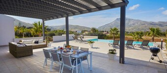 Villa Biancolilla con cinque camere e piscina