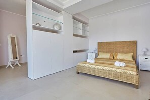 5 bedrooms, iron/ironing board, travel crib, free WiFi