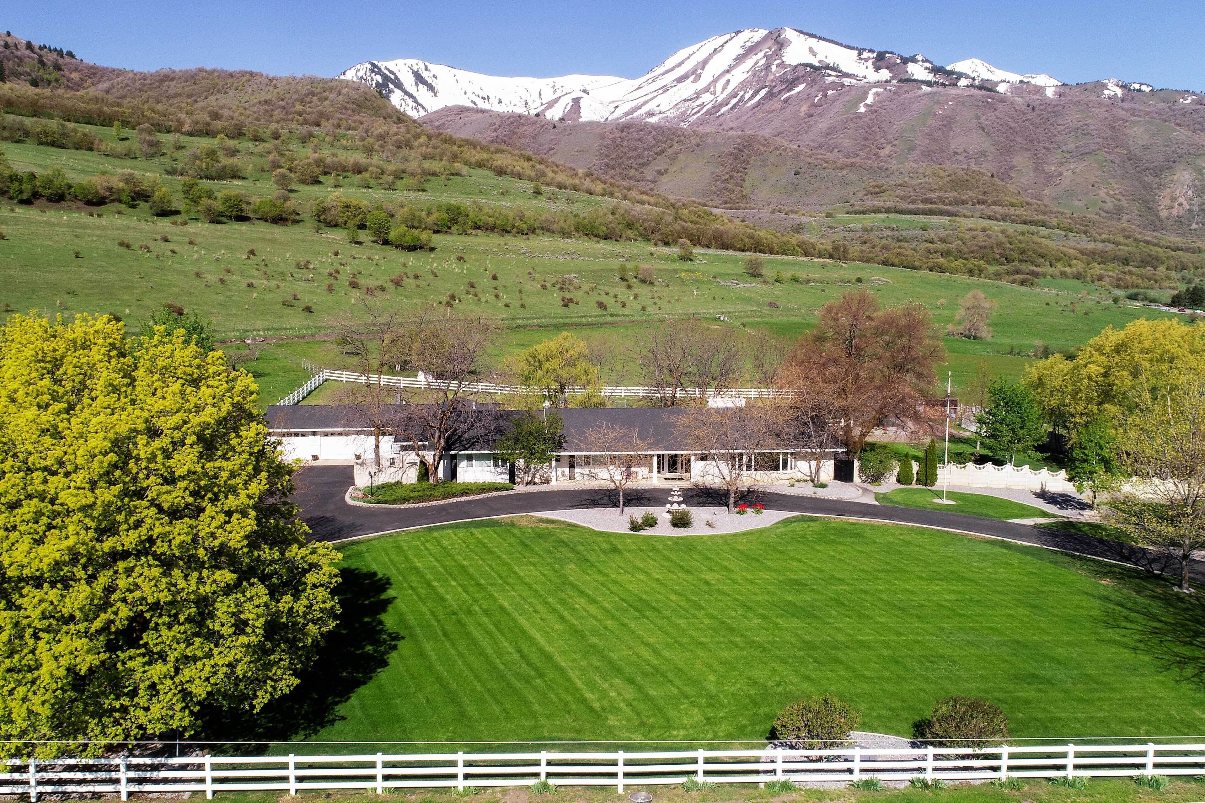 Wellsville Home: 13 Mi to Utah State University!
