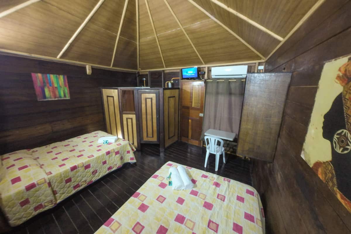 Basic Double Room, Berbilang Katil, Garden View | Ruang kerja komputer riba, Wi-fi percuma, dihias secara berasingan 
