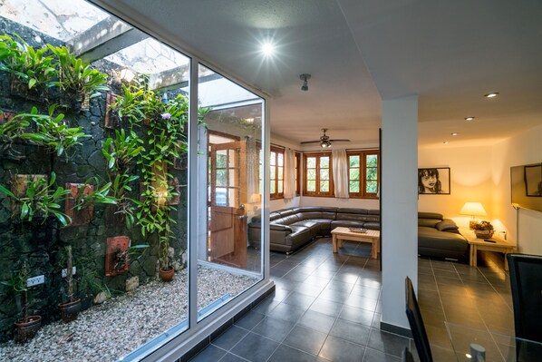 Family Suite | Living area