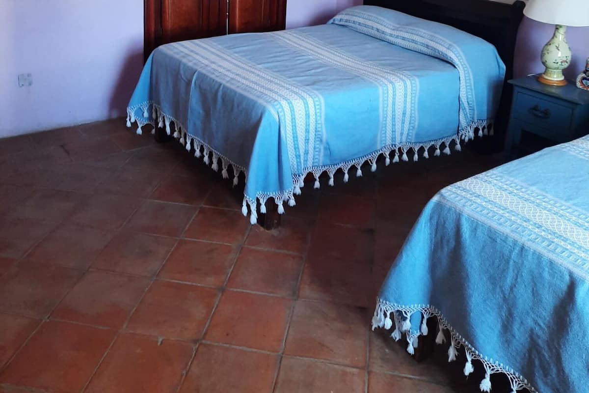 Egyptian cotton sheets, premium bedding, Tempur-Pedic beds, bed sheets