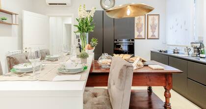 Charming & Luxury 1 makuuhuoneen huoneisto, jossa on hissi Luccan muurien sisäll��