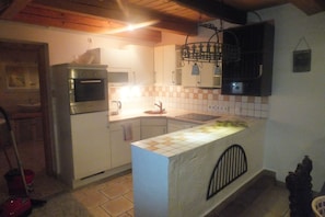 Ferienhaus, 2 Schlafzimmer, Balkon, Flussblick | Eigene Küche