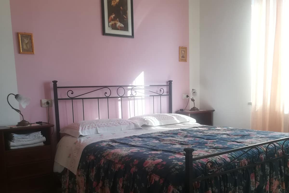 Standard Apartment, 1 Bedroom, Garden View | Desk, cribs (free), WiFi (free), bed sheets