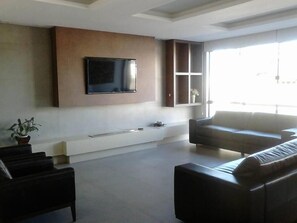 Televisión de pantalla plana 