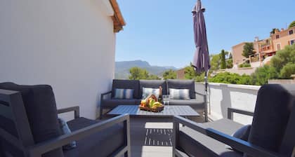 Cozy apartment with views close to the sea with terrace and WIFI in Port Sóller