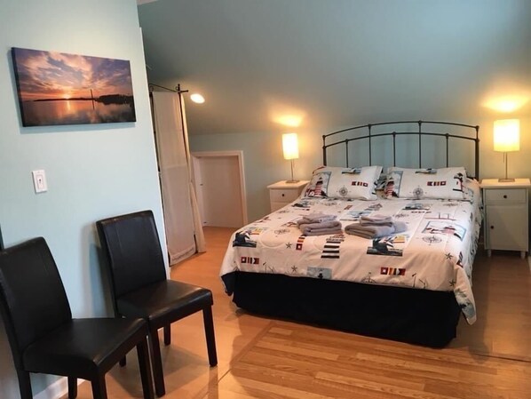Deluxe Room, 1 King Bed, Non Smoking | Free WiFi, bed sheets - Ahoy Inn Guesthouse  (Put-in-Bay)