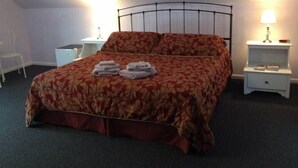 Unclassified image, 3 of 6, button - Ahoy Inn Guesthouse  (Put-in-Bay)
