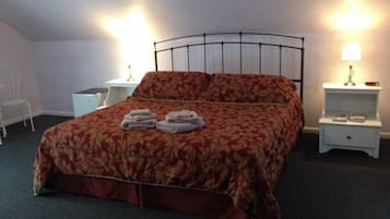 Deluxe Room, 1 King Bed, Non Smoking | Free WiFi, bed sheets