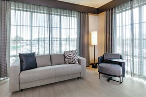 Chambre Deluxe, 1 très grand lit et 1 canapé-lit