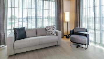 Chambre, 1 très grand lit et 1 canapé-lit, en angle | Literie hypoallergénique, bureau