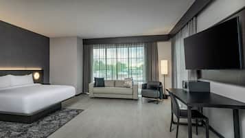 Deluxe Room, 1 King Bed with Sofa bed | Hypo-allergenic bedding, desk, laptop workspace, blackout drapes