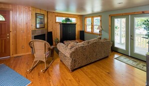 Smart TV, fireplace, DVD player