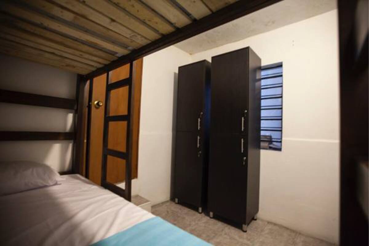 Shared Dormitory, Mixed Dorm, 2 Guests, 1 Bunk Bed | Coffres-forts dans les chambres, Wi-Fi gratuit, draps fournis