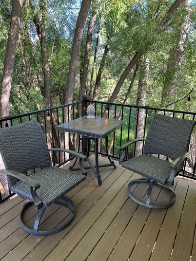 SunDown Cabin on Main Street in Darby 