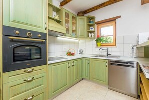 Fridge, microwave, oven, stovetop - Beautiful rustic holiday house HOJEVICA (Kras)