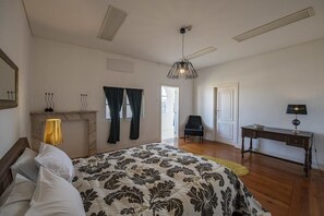 Superior Double Room, City View | Soundproofing, iron/ironing board, free cots/infant beds, free WiFi - Casa da Real Companhia (Lamego)