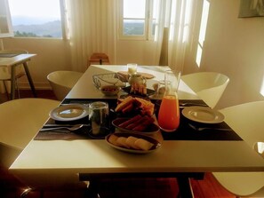 Daily buffet breakfast for a fee - Casa da Real Companhia (Lamego)