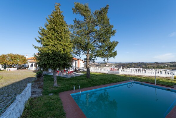 Seasonal outdoor pool - Casa da Real Companhia (Lamego)