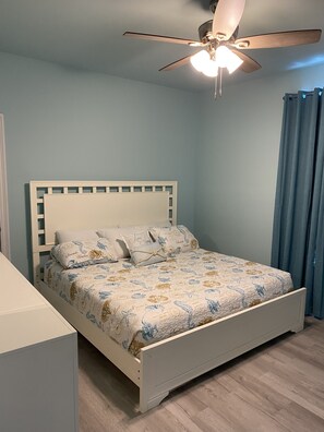 5 bedrooms, WiFi, bed sheets