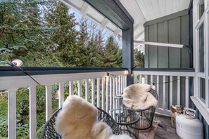 Property grounds - 2BR | Granite Court | Steps from Whistler Village | Private Balcony w/ BBQ | Secure Parking (Whistler)