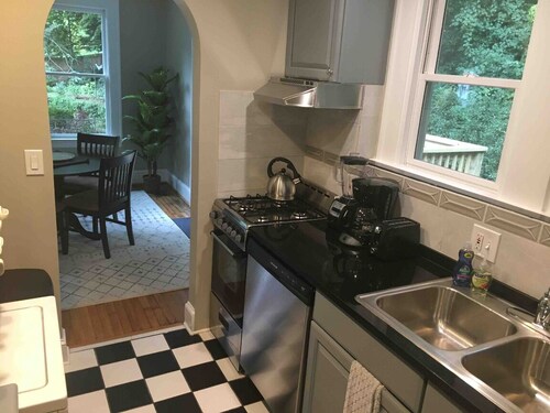 Carriage House by Piedmont Park and The Beltline