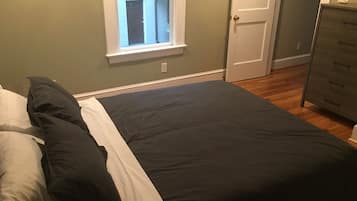 1 bedroom, iron/ironing board, internet, bed sheets