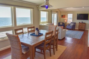 Dining - Oceanfront duplex sleeping 6-breathtaking views of Nantucket Sound (Dennis Port)