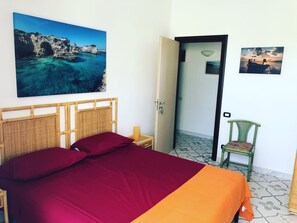 Kamar Double Standar (Verde) | Brankas, tirai kedap cahaya, kedap suara, dan tempat tidur bayi gratis