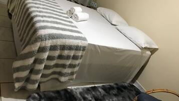 Minibar, cortinas blackout, sistema de insonorización y wifi gratis