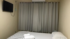 ميني بار وستائر تعتيم وتجهيزات عازلة للصوت وواي فاي مجانًا