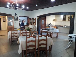 Free daily buffet breakfast  - Hotel Turismo (Chapada dos Guimarães)