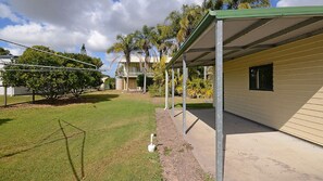 Property grounds - Happy Days - Burrum Heads- Close to Boatramp- 2BR (BURRUM HEADS)